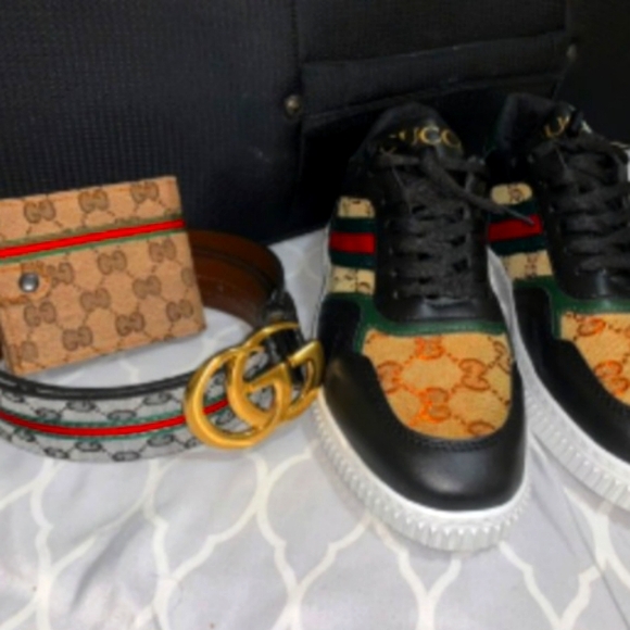 Pair of gucci loafers with a belt and wallet - Picture 1 of 1